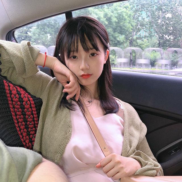 超萌学生妹Zoe小涵,清纯外表有火爆曲线 超萌学生妹Zoe小涵,清纯外表有火爆曲线